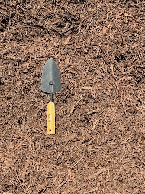 Dyed Brown Mulch - Image 2