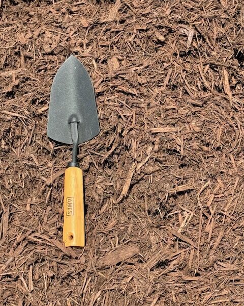 Dyed Brown Mulch